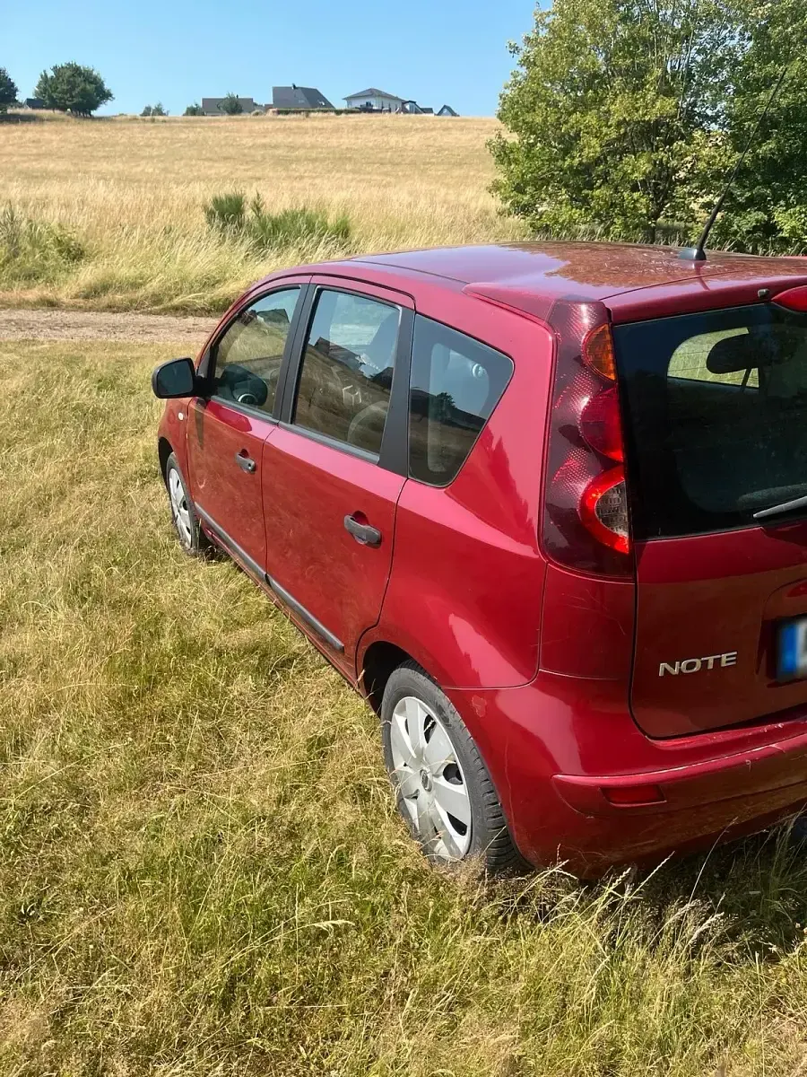 Gebraucht Nissan Note 88 PS (64 kW) 2011 Rot Kleinwagen