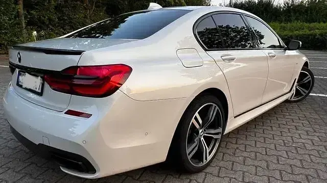 Gebraucht BMW 750 Shadowline 400 PS (294 kW) 2017 Weiß Limousine