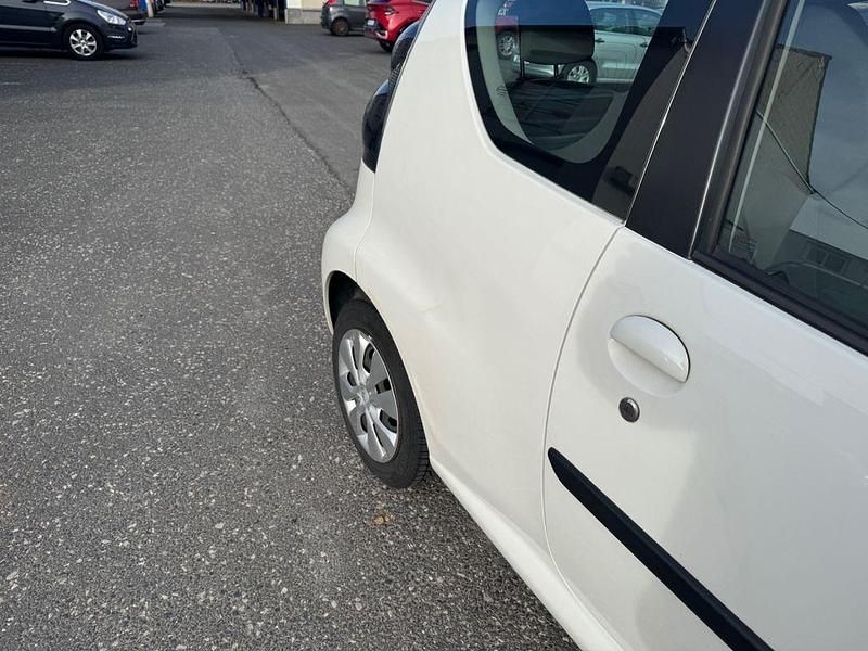 Gebraucht Citroën C1 Style 68 PS (50 kW) 2011 Weiß Kleinwagen