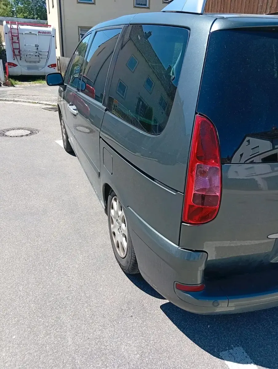 Gebraucht Peugeot 807 136 PS (100 kW) 2009 Grün Van / Kleinbus