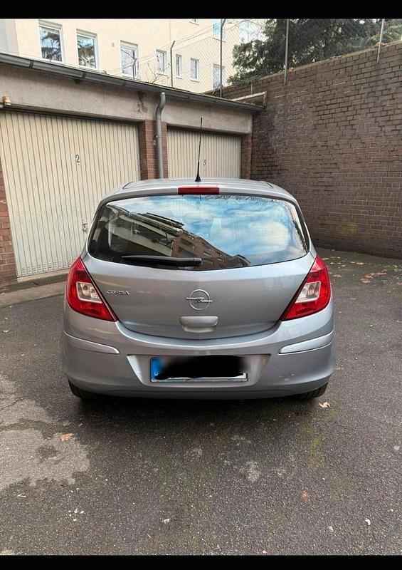 Gebraucht Opel Corsa 80 PS (58 kW) 2009 Silber Kleinwagen