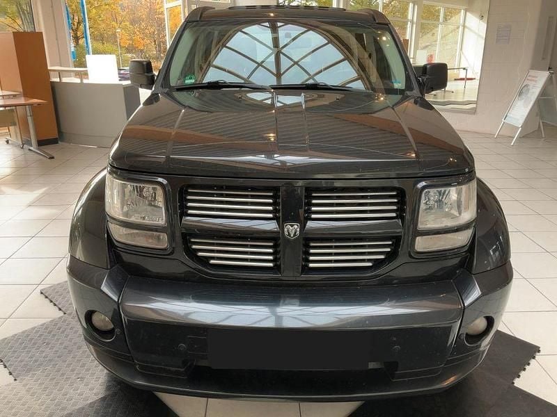 Schwarz Gebraucht 2012 Dodge Nitro SUV | 11.999 € (Guter Preis) - Bild 1/4