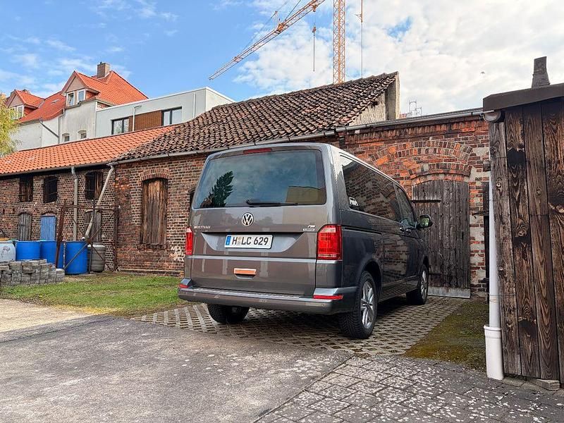 Gebraucht VW T6 Trendline 102 PS (75 kW) 2016 Grau Van
