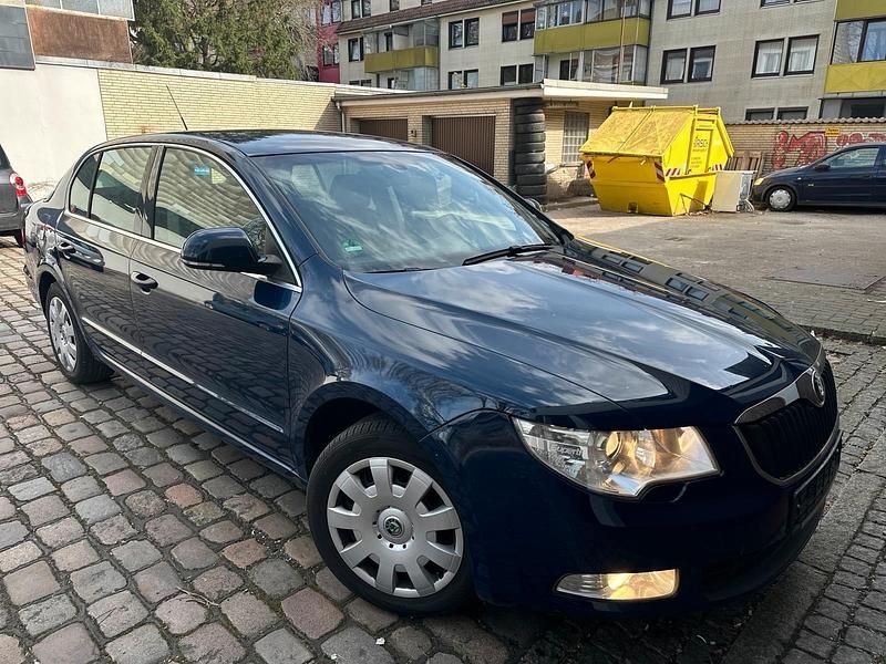 Gebraucht Skoda Superb 160 PS (117 kW) 2010 Blau Limousine