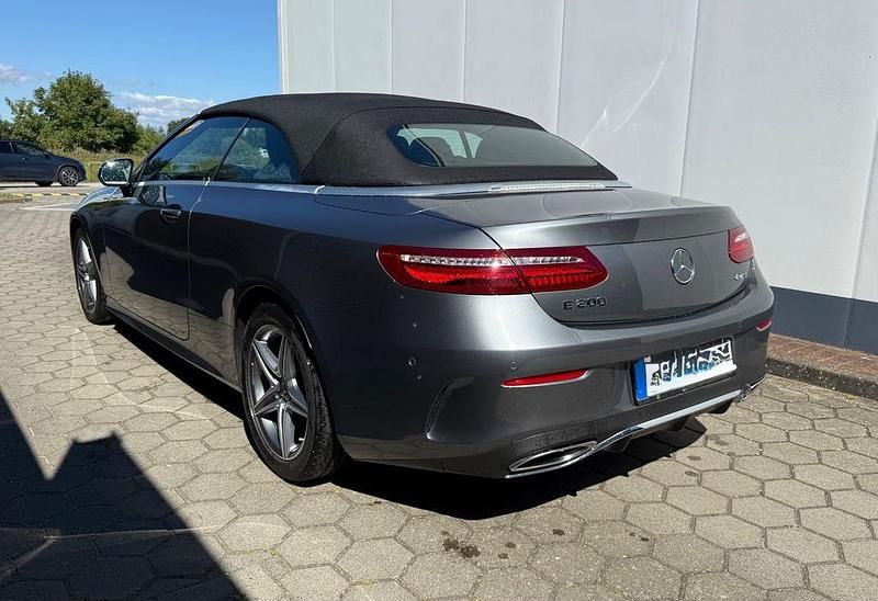 Grau Gebraucht 2020 Mercedes E200 AMG line Cabrio | 43.750 € (Fairer Preis) - Bild 1/4