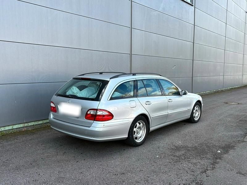 Gebraucht Mercedes E240 Elegance 177 PS (130 kW) 2003 Silber Kombi
