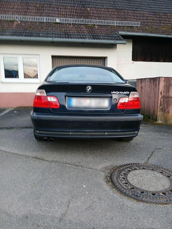 Gebraucht BMW 320 150 PS (110 kW) 2000 Blau Limousine