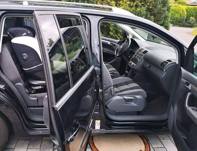 Gebraucht VW Touran 140 PS (102 kW) 2009 Schwarz Van / Kleinbus