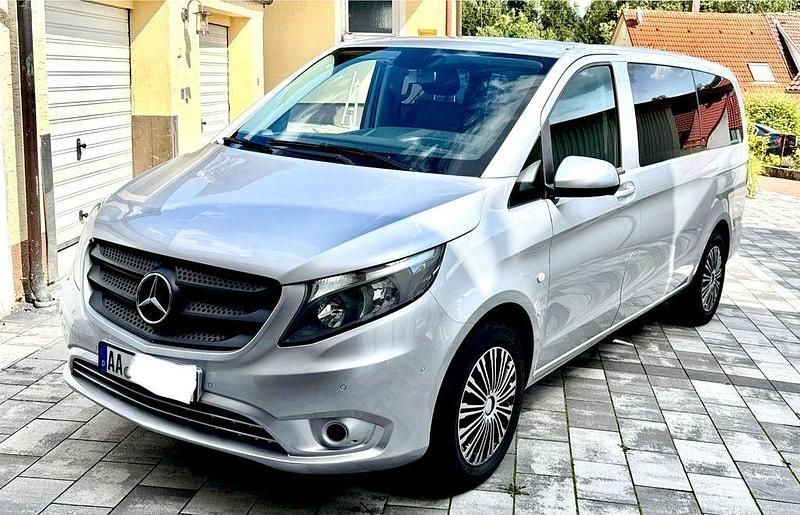 Silber Gebraucht 2016 Mercedes Vito Van / Kleinbus | 19.250 € (Fairer Preis) - Bild 1/4