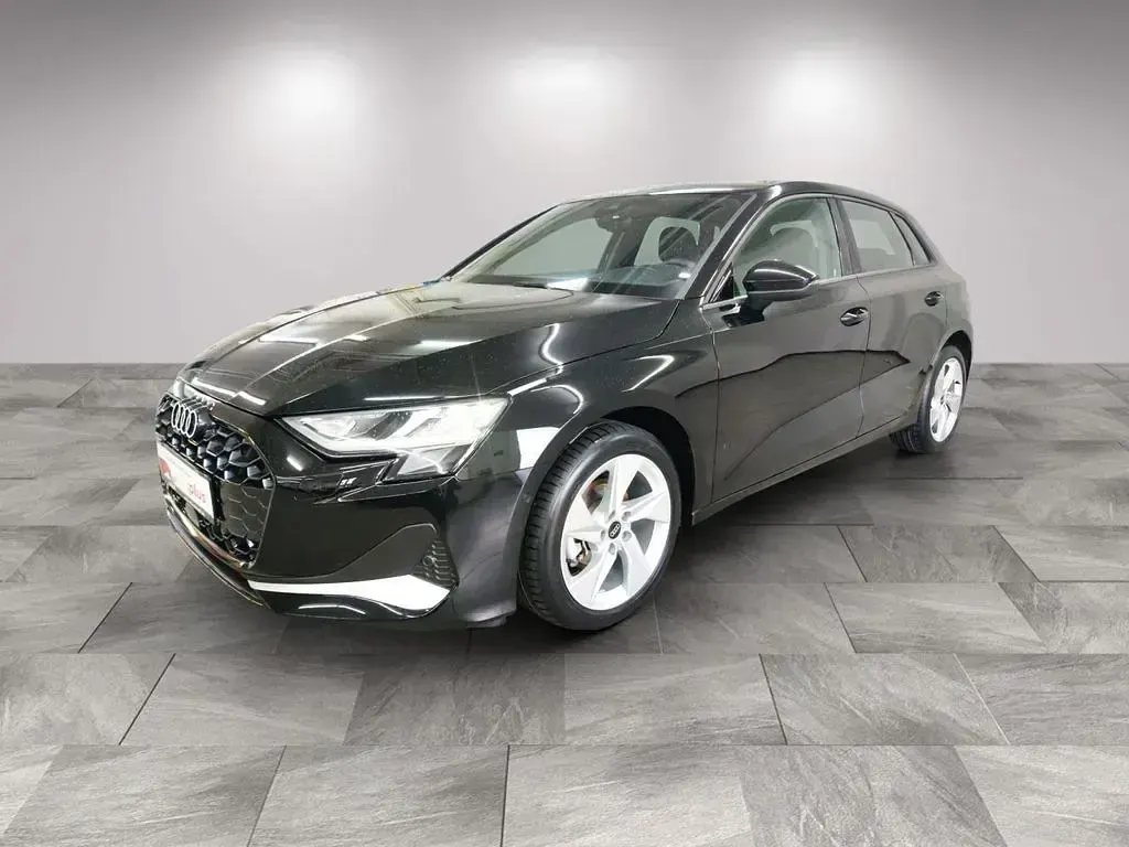Gebraucht Audi A3 Advanced Plus 116 PS (85 kW) 2025 Mythosschwarz metallic Limousine