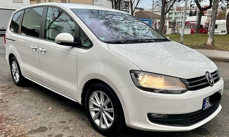 Weiß Gebraucht 2011 VW Sharan Trendline Van / Kleinbus | 7.500 € (Guter Preis) - Bild 1/4