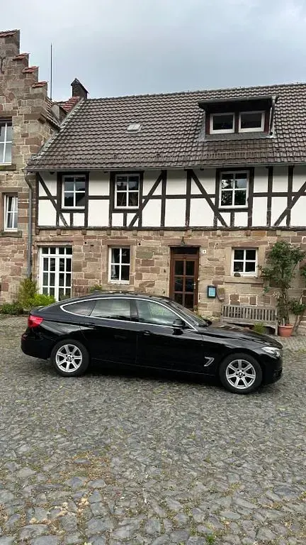 Gebraucht BMW 318 150 PS (110 kW) 2017 Schwarz Limousine