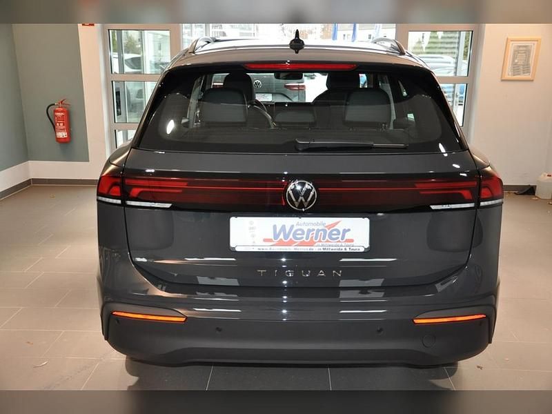 Neu VW Tiguan Life 150 PS (110 kW) 2025 Grau SUV