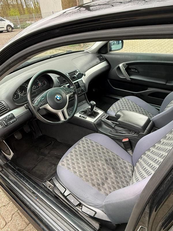 Gebraucht BMW 316 115 PS (84 kW) 2004 Schwarz Limousine