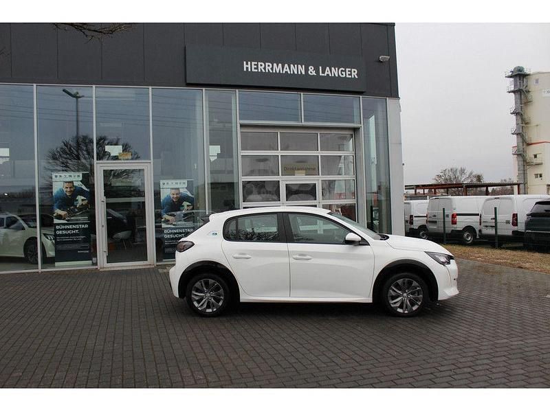 Gebraucht Peugeot 208 Active 100 kW (136 PS) 2021 Weiß Kleinwagen
