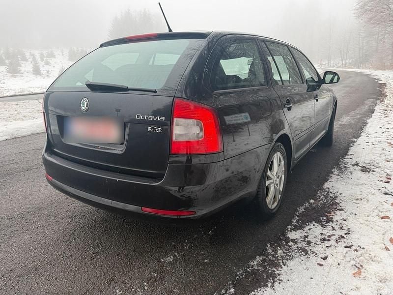 Gebraucht Skoda Octavia 105 PS (77 kW) 2013 Schwarz Kombi