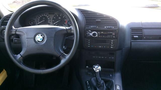 Gebraucht BMW 318 116 PS (85 kW) 1997 Grau Kombi