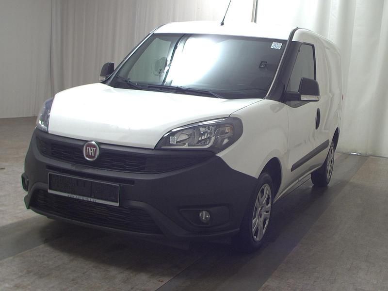 Gebraucht Fiat Doblò 95 PS (69 kW) 2021 Weiss Van / Kleinbus