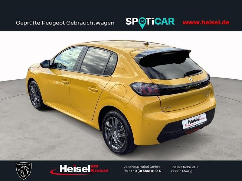 Gebraucht Peugeot 208 Active 101 PS (74 kW) 2022 Gelb Kleinwagen