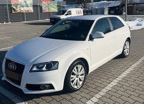 Gebraucht Audi A3 S-Line 102 PS (75 kW) 2010 Weiß Kleinwagen