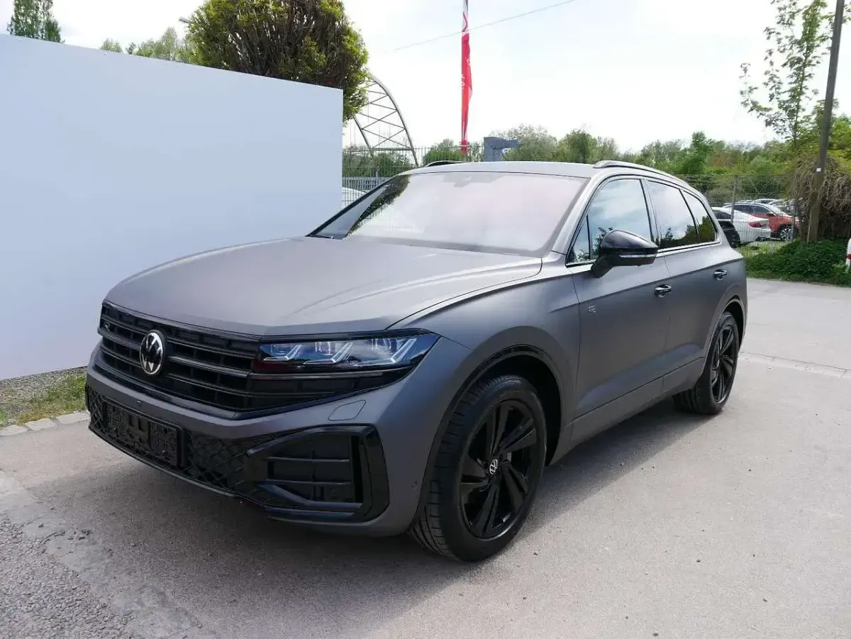 Neu VW Touareg Edition 286 PS (210 kW) 2026 Siliziumgrau matt SUV