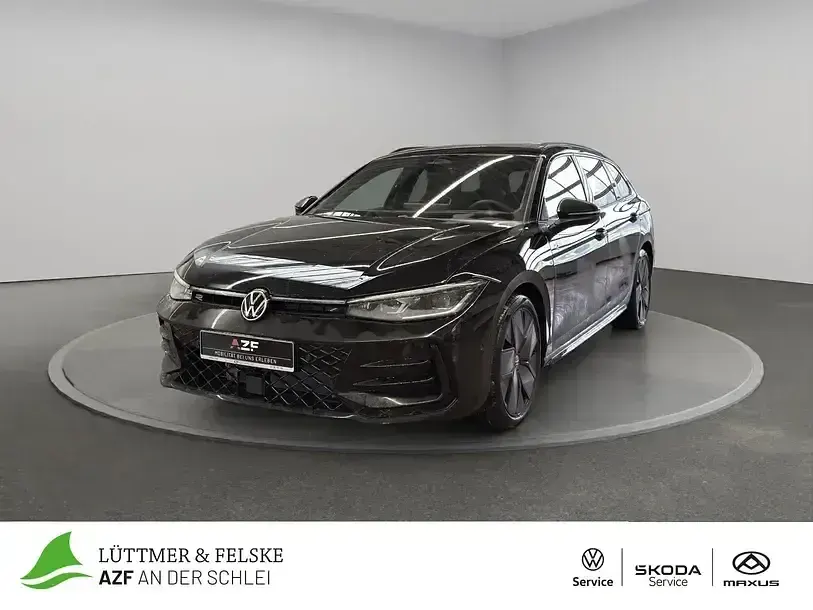Gebraucht VW Passat R-line 193 PS (141 kW) 2026 Diabasgrau metallic Kombi