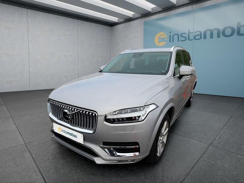 Silber Gebraucht 2023 Volvo XC90 SUV | 58.399 € (Etwas zu teuer) - Bild 1/4
