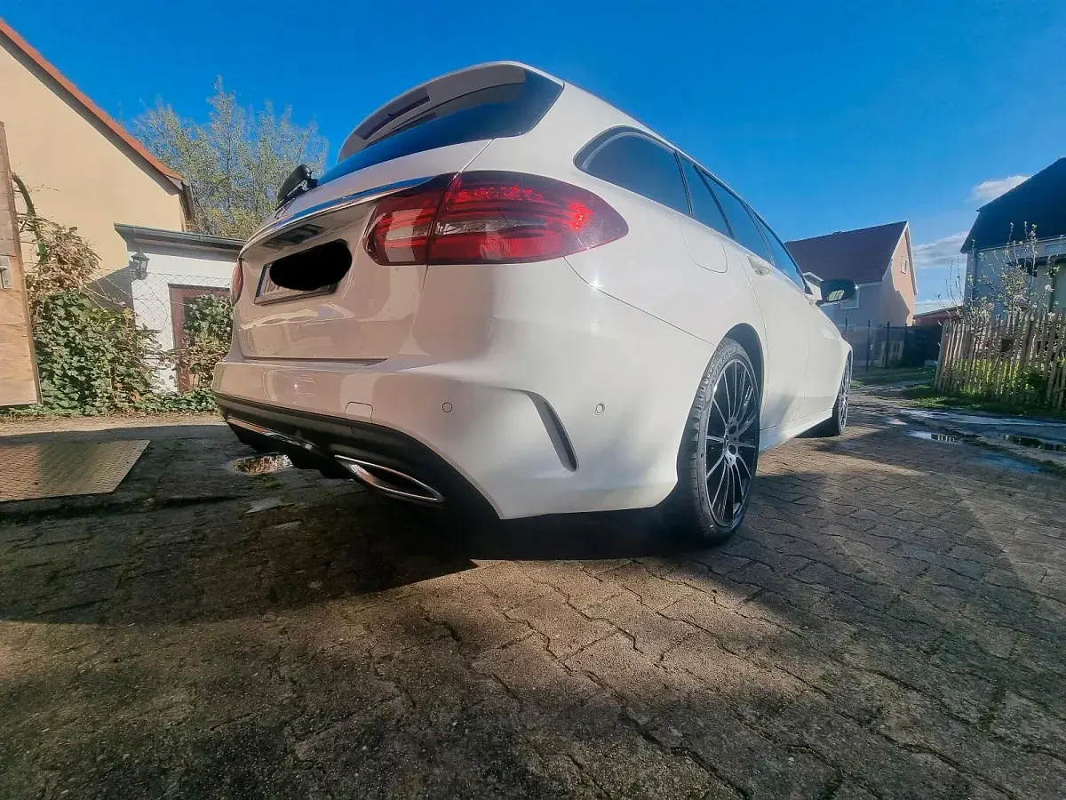 Gebraucht Mercedes C220 AMG line 194 PS (142 kW) 2019 Weiß Limousine