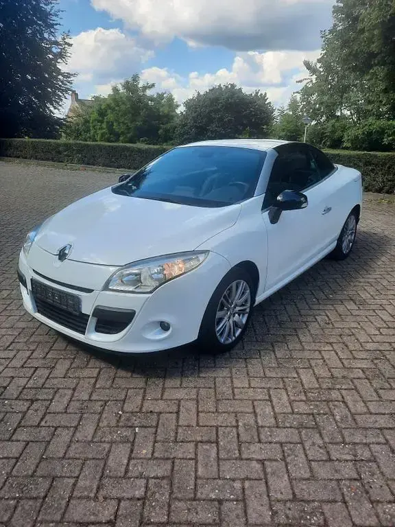 Gebraucht Renault Mégane Cabriolet Luxe 131 PS (96 kW) 2010 Weiß Cabrio