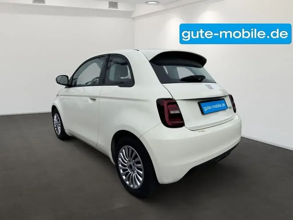 Gebraucht Fiat 500e Basis 86 kW (118 PS) 2023 Weiß Limousine