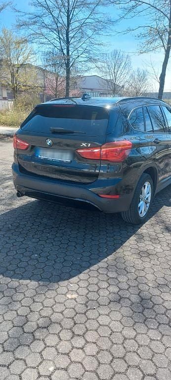 Używany BMW X1 Advantage 140 KM (102 kW) 2018 Czarny SUV