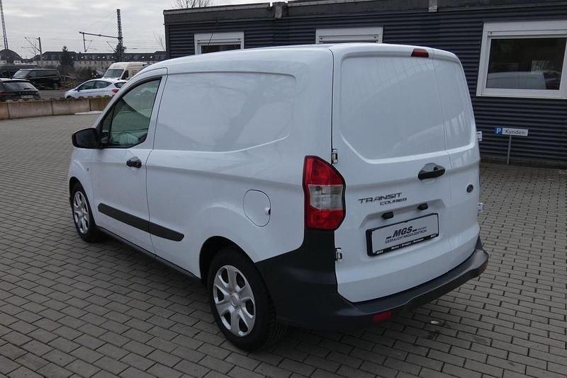Gebraucht Ford Transit Trend 101 PS (74 kW) 2023 Frostweiß Van / Kleinbus