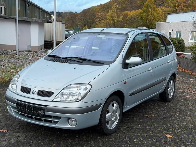 Gebraucht Renault Scénic 107 PS (78 kW) 2002 Silber Van / Kleinbus