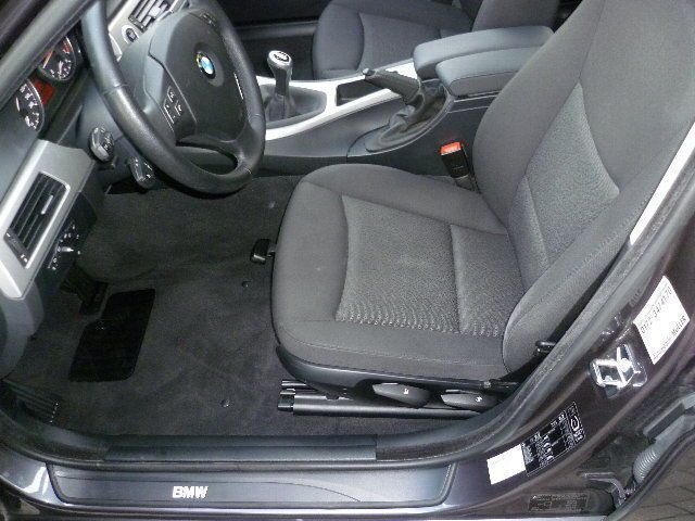 Gebraucht BMW 318 Advantage 143 PS (105 kW) 2008 Andere farbe metallic Limousine