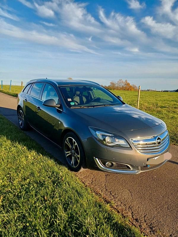 Andere farben Gebraucht 2013 Opel Insignia Kombi | 5.000 € (Fairer Preis) - Bild 1/4