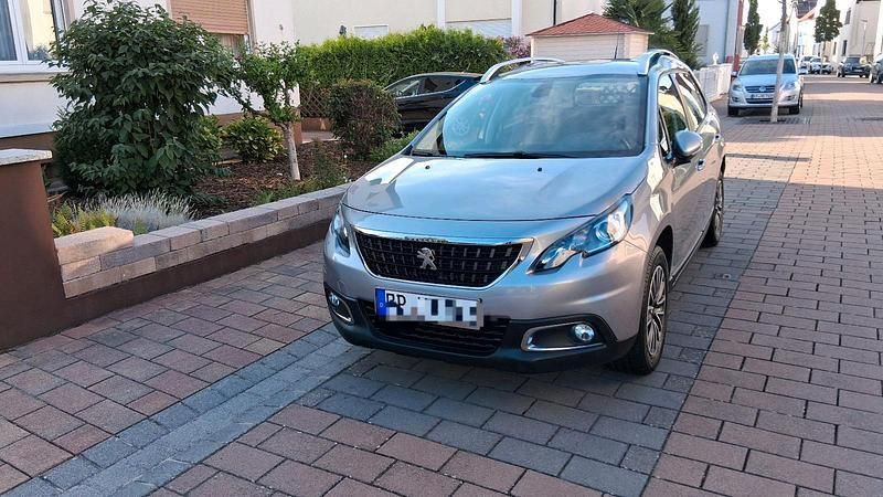 Silber Gebraucht 2018 Peugeot 2008 SUV | 6.900 € (Guter Preis) - Bild 1/4