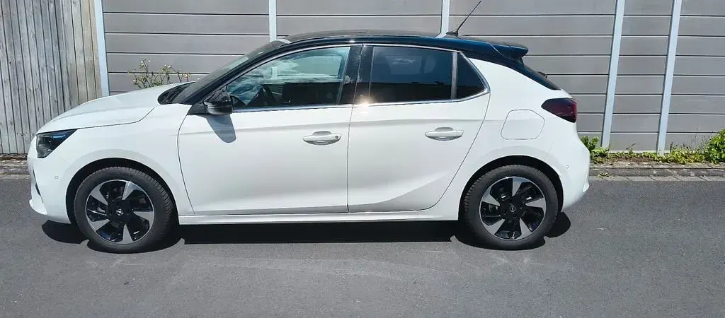 Gebraucht Opel Corsa-e Elegance 100 kW (136 PS) 2023 Weiß Kleinwagen
