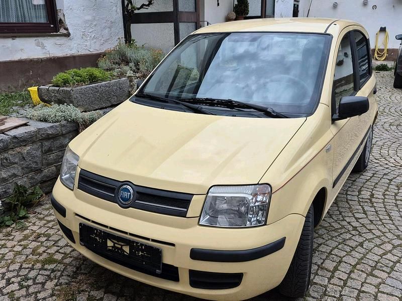 Gelb Gebraucht 2006 Fiat Panda Kleinwagen | 2.000 € - Bild 1/4