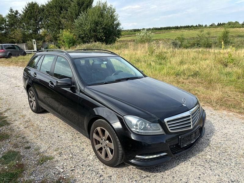 Gebraucht Mercedes C220 170 PS (125 kW) 2013 Schwarz Kombi