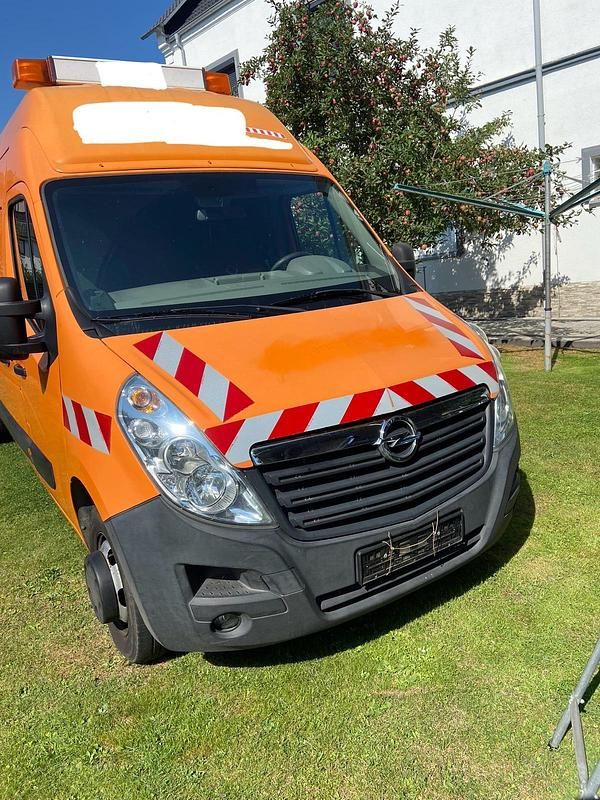 Gebraucht Opel Movano 163 PS (119 kW) 2015 Orange Van / Kleinbus