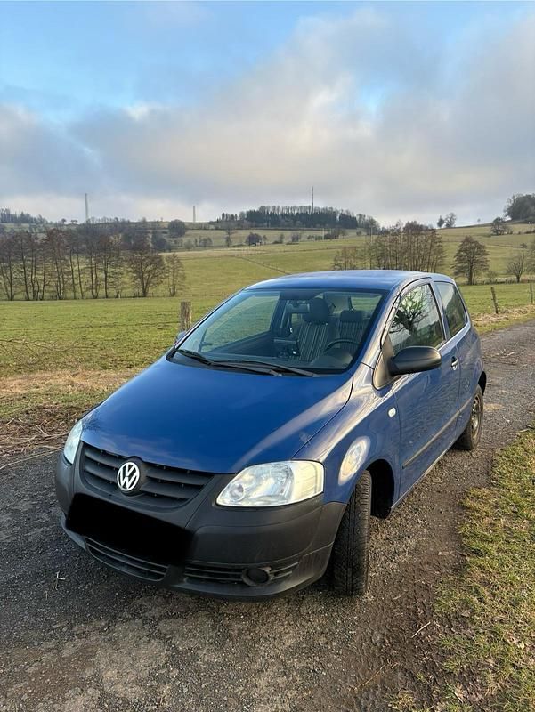 Gebraucht VW Fox 54 PS (39 kW) 2010 Blau Kleinwagen