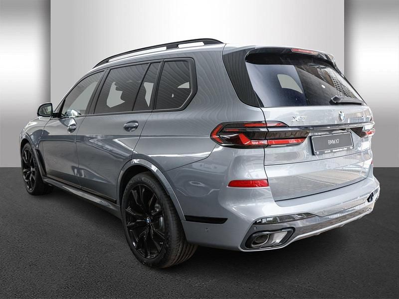 Neu BMW X7 Efficient Dynamics 352 PS (258 kW) 2026 Schwarz SUV