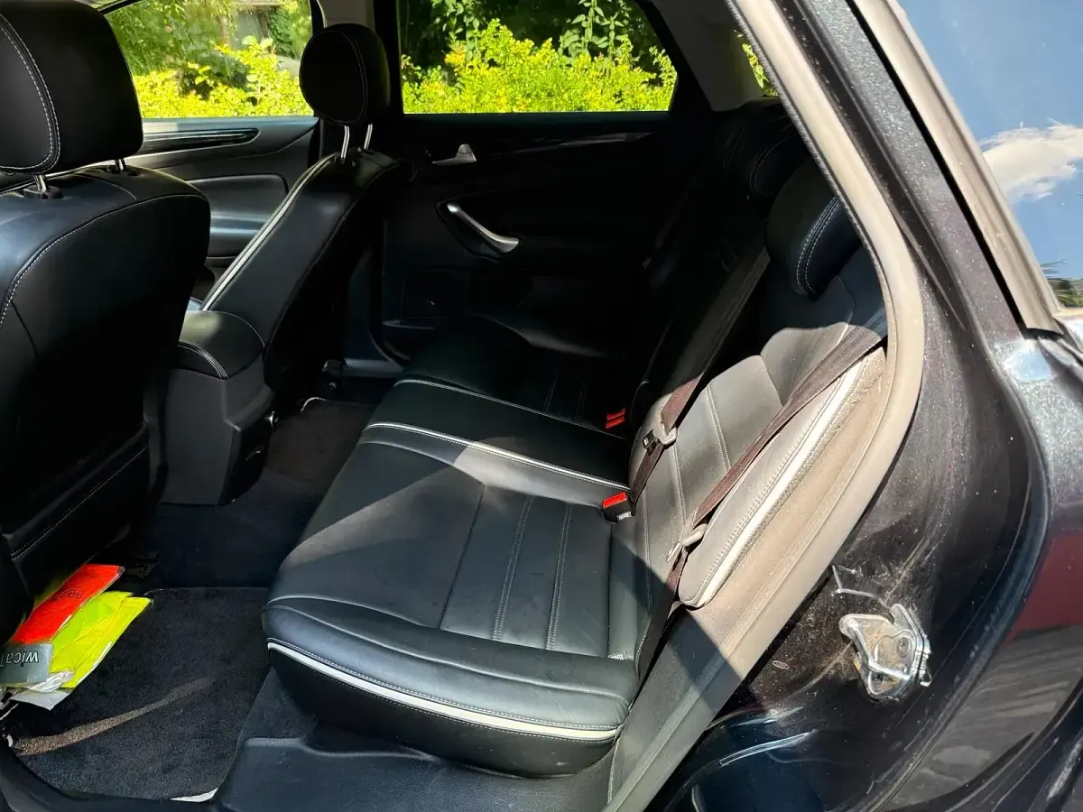 Gebraucht Ford Mondeo Titanium 140 PS (102 kW) 2013 Schwarz Limousine