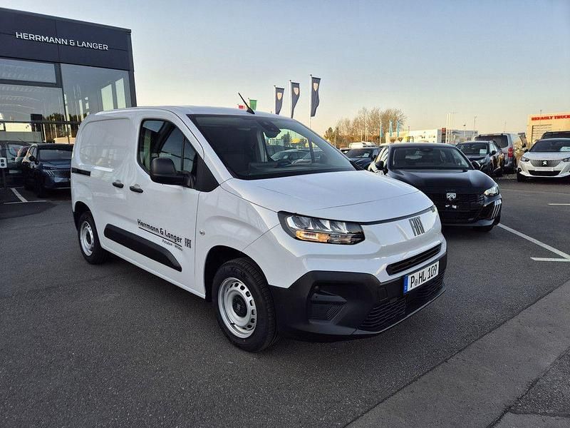 Neu Fiat Doblò 110 PS (80 kW) 2025 Weiß Van / Kleinbus