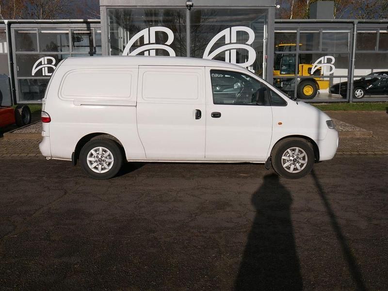 Gebraucht Hyundai H-1 140 PS (102 kW) 2006 Weiß Van / Kleinbus