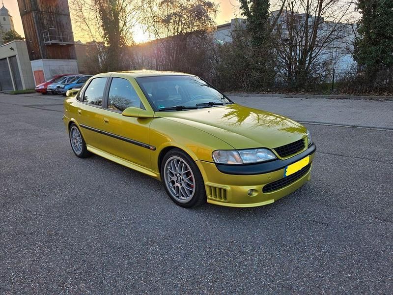 Gebraucht Opel Vectra 194 PS (142 kW) 1998 Gelb Limousine