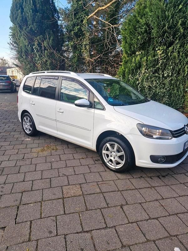 Gebraucht VW Touran 150 PS (110 kW) 2014 Weiß Van / Kleinbus