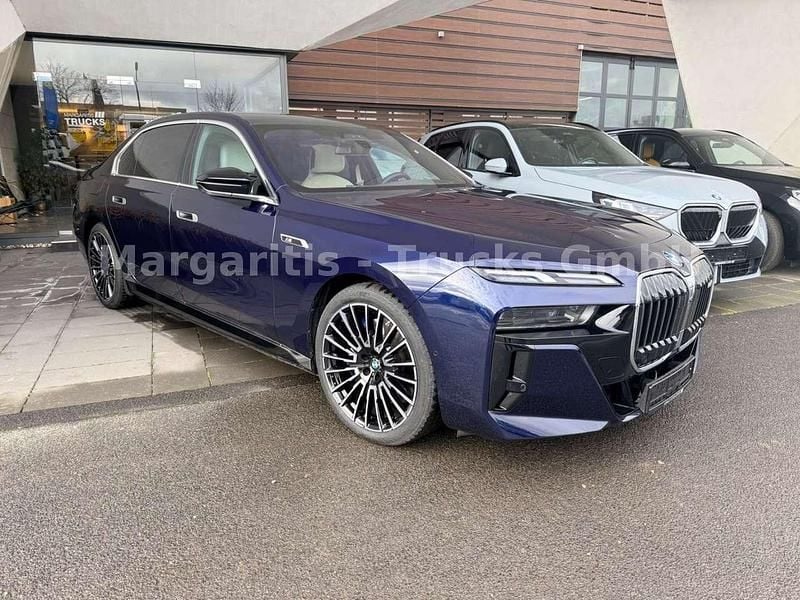 Gebraucht BMW 760 571 PS (419 kW) 2024 Tansanitblau ii metallic Limousine
