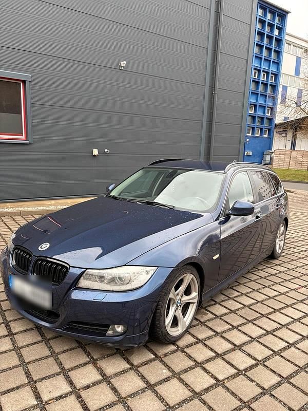 Gebraucht BMW 320 220 PS (161 kW) 2010 Blau Kombi