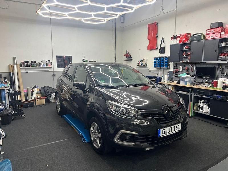 Schwarz Gebraucht 2017 Renault Captur Intens SUV | 10.499 € (Fairer Preis) - Bild 1/4